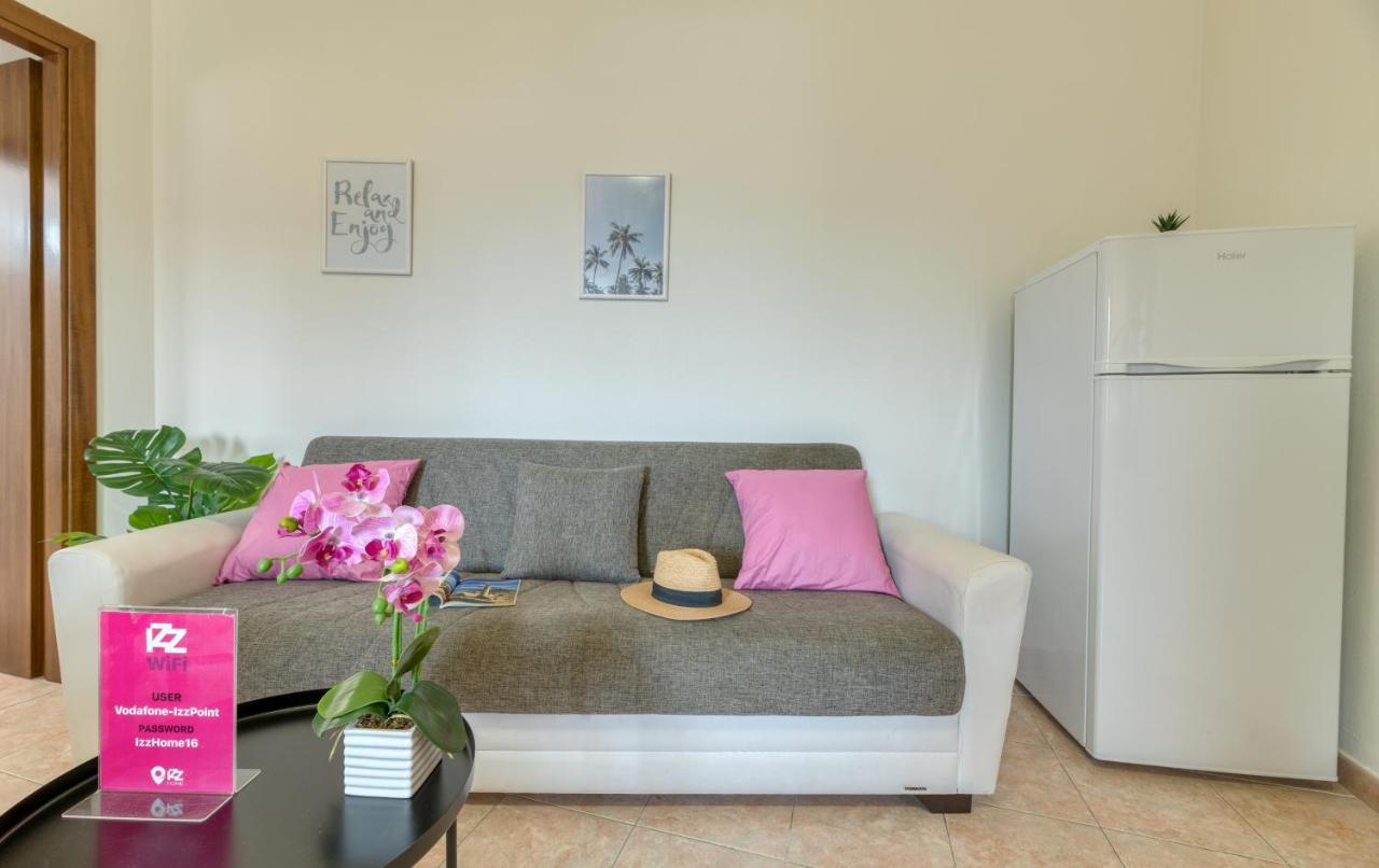 Izzhome Escape 2 Villa San Pietro ภายนอก รูปภาพ